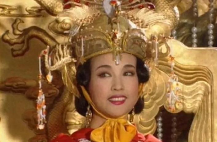 移民的明星，跨越国界的璀璨人生轨迹