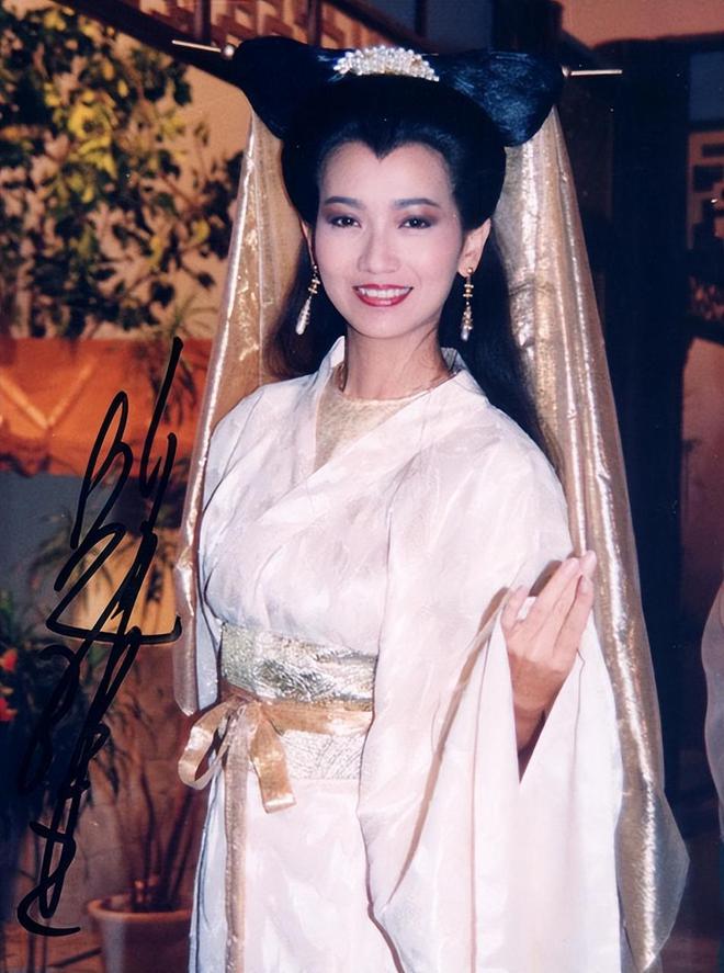 小青白娘子演员，演艺界的耀眼之星