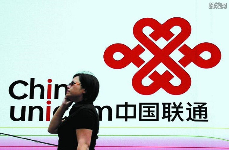 联通最新动态揭秘，小明的快乐通信之旅与爱的纽带